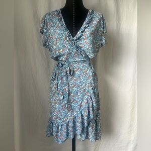 Walker & Wade Short Sleeved Floral Mini Boho Ruffled Wrap Dress Size Medium